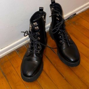 Combat boots